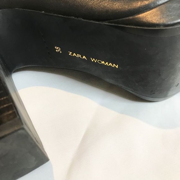 BLACK heeled booties with zipper 💚🌻 - Picture 3 of 9